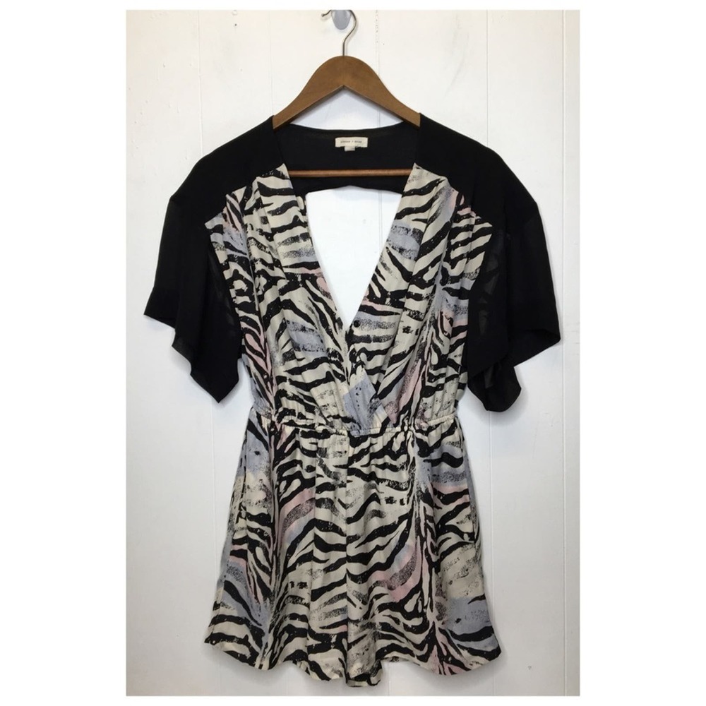 UO Silence + Noise | Plunge Front Open Back Romper •